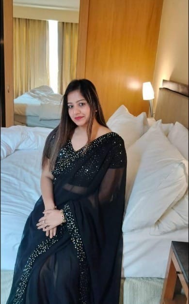 Call Girls in Mayur Vihar